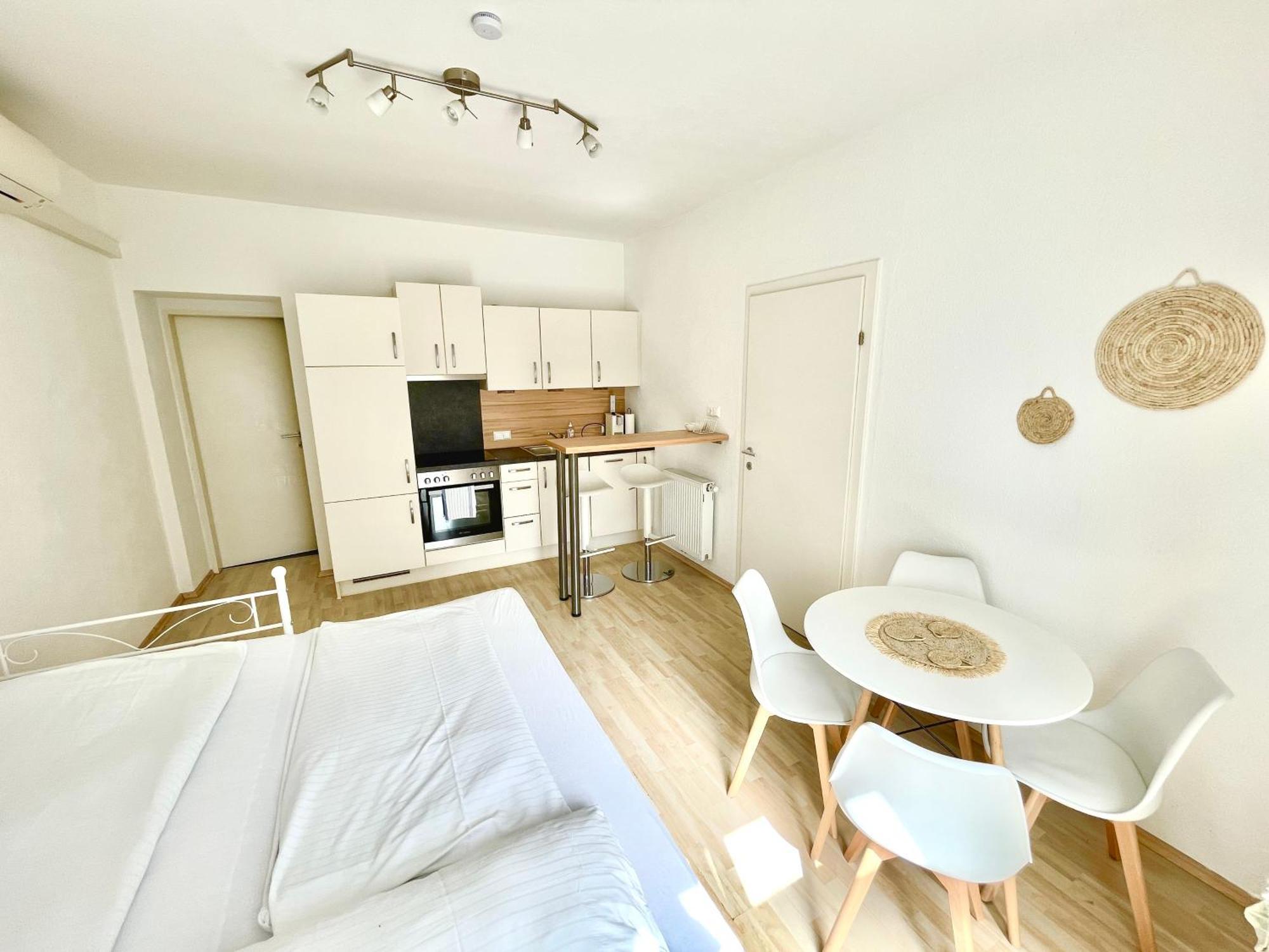 Contactless Self-Check-In - City Apartment Zum Wohlfuhlen Ans16 Graz Exterior foto